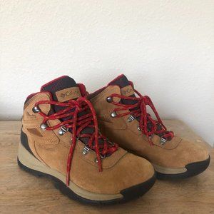 Columbia Women's Newton Ridge Hiking Boots (Size 7)
